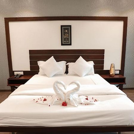 The Windmill Resorts Mālvan 外观 照片