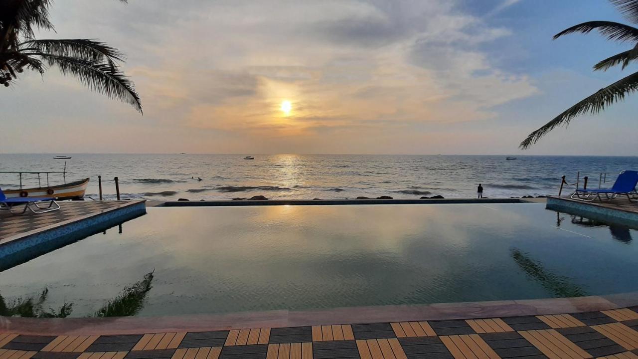 The Windmill Resorts Mālvan 外观 照片