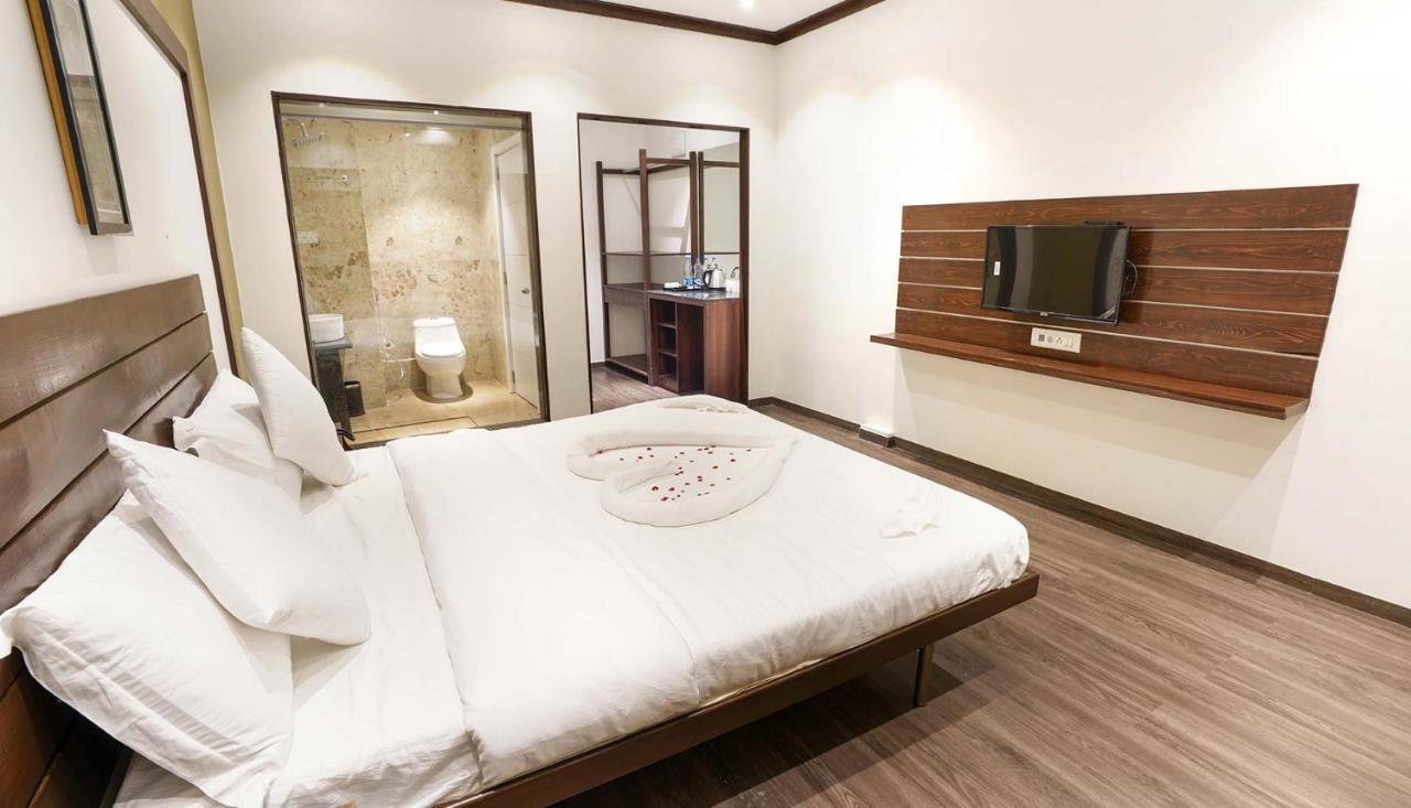 The Windmill Resorts Mālvan 外观 照片